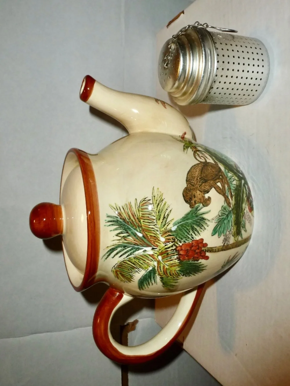 Maxcera Monkeys in the Coconut Tree 6 Cup Ceramic Tea Pot & Aluminum Tea Infuser